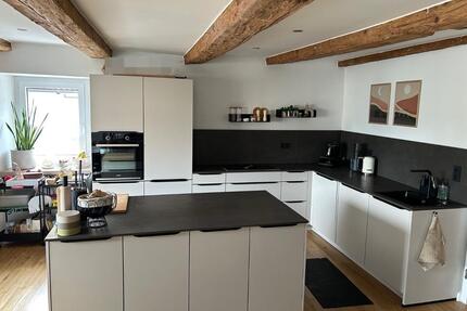 Einfamilienhaus - 2.350,00&nbsp;EUR Kaltmiete, ca.&nbsp; 202,00&nbsp;m&sup2; in Lappersdorf (PLZ: 93138)