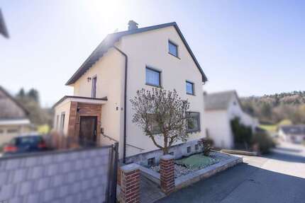 Haus zum Kaufen in Rödental 198.000,00 € 195 m²