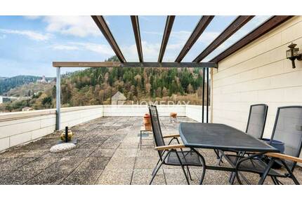 2 Zimmer in Bad Liebenzell mit großer Dachterrasse, Garage und Weitblick ins Grüne