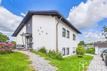 Freistehendes Einfamilienhaus mit heller Wohnatmosphäre, Gartenanlage und Garage, Dorf im Warndt - Großrosseln