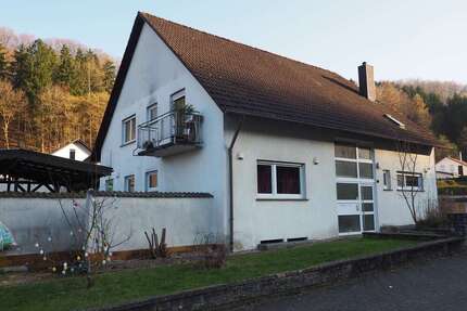 Haus zum Kaufen in Sankt Ingbert 285.000,00 € 205 m²