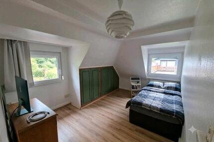 3-Zi.-DG-Wohnung, Provisionsfrei Schlossblick & Gartennutzung,EBK - Baden-Baden