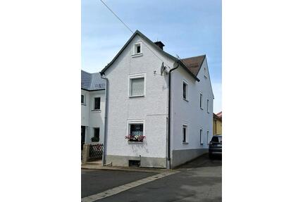 Doppelhaushälfte zu verkaufen! - 120.000,00&nbsp;EUR Kaufpreis, ca.&nbsp; 85,00&nbsp;m&sup2; in Thierstein (PLZ: 95199)