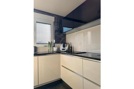 Moderne Wohnung für Grenzgänger: 90m², Süd-Balkon, Klima & Garage - Saarbrücken West