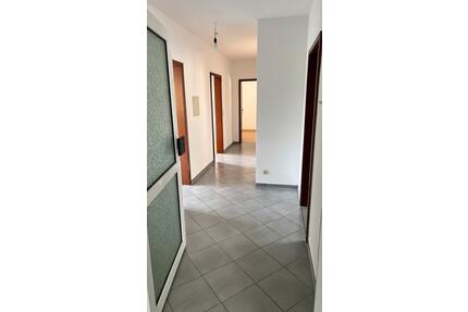 3ZKB Wohnung zu vermieten - 525,00&nbsp;EUR Kaltmiete, ca.&nbsp; 75,00&nbsp;m&sup2; in Warburg (PLZ: 34414)