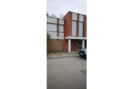 Atrium-Bungalow in exponierter Lage - Düren Mariaweiler-Hoven