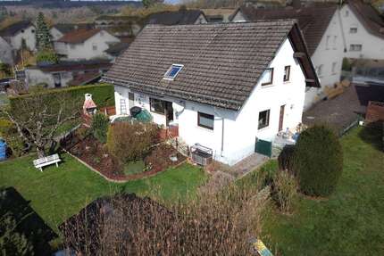 Haus zum Kaufen in Weilburg-Odersbach 285.000,00 € 117 m²