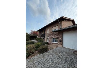 Freistehendes Einfamilienhaus mit Garage - Kreuzau
