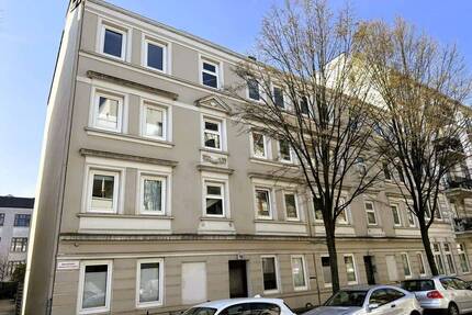 Modernisierte Zwei-Zimmer-Erdgeschoss-Wohnung mit Süd-West-Terrasse in der Nähe vom Mühlenkamp - Hamburg Winterhude