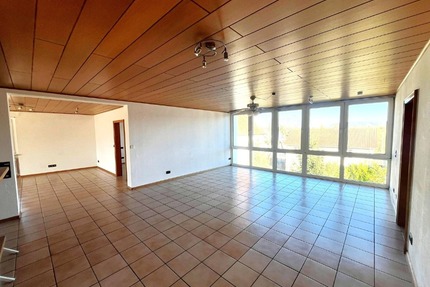 Attraktive Dachgeschosswohnung mit sonniger Terrasse - Enkenbach