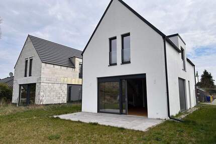Exklusives Einfamilienhaus mit moderner Ausstattung in ruhiger Wohnlage. Erstbezug! - Königs Wusterhausen Senzig