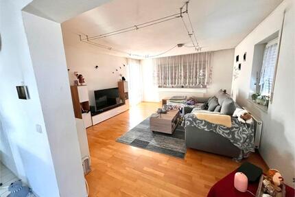 Helle 3,5 Zimmer-Wohnung (ca. 92 qm) mit Terrasse zu vermieten - Tannhausen