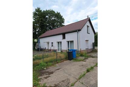 Haus mit Grundstück - 100.000,00&nbsp;EUR Kaufpreis, ca.&nbsp; 70,00&nbsp;m&sup2; in Küstriner Vorland (PLZ: 15328)