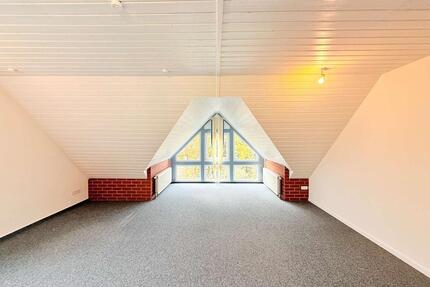 Gemütliche 3-Zimmer-Dachgeschosswohnung mit Blick ins Grüne in Homberg (Ohm) – Erbenhausen