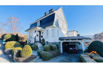 Olsberg: Charmantes, großzügiges Ein- bis Zweifamilienhaus