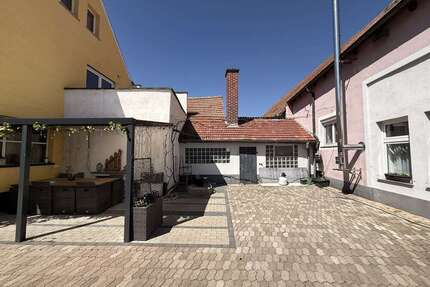 Haus zum Kaufen in Lülsfeld 395.000,00 € 260 m²