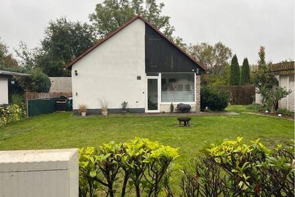 Einfamilienhaus Haus - 1.000,00&nbsp;EUR Kaltmiete, ca.&nbsp; 120,00&nbsp;m&sup2; in Elmenhorst/Lichtenhagen (PLZ: 18107)