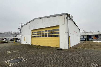 Grundstück mit kleiner Halle mit Büro, Carports und Stellfläche kaufen - Mittelbach