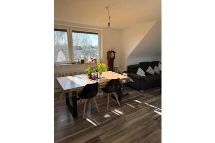 4-Zimmer-Maisonette Wohnung 135 qm, 2 Bäder + Stellplatz - Langenhagen Engelbostel