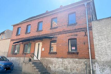 Sanierungsobjekt mit viel Potenzial-Einfamilienhaus - Naumburg (Saale)