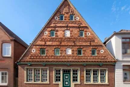Haus zum Kaufen in Wilster 379.000,00 € 253 m²