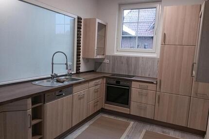 WohnungHaushälfte zu vermieten - 1.250,00&nbsp;EUR Kaltmiete, ca.&nbsp; 190,00&nbsp;m&sup2; in Edewecht (PLZ: 26188)