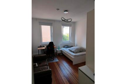 Helles WG Zimmer in 4er WG - 630,00&nbsp;EUR Kaltmiete, ca.&nbsp; 100,00&nbsp;m&sup2; in Stuttgart (PLZ: 70186) Stuttgart-Ost