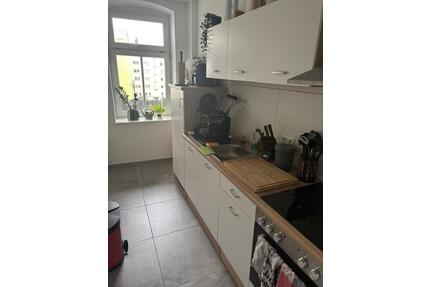 Sanierte 3 Raum-Wohnung mit EBK, Balkon und Personenaufzug - Chemnitz Hilbersdorf