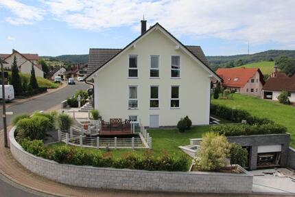 Einfamilienwohnhaus mit Einliegerwohnung - Bessenbach