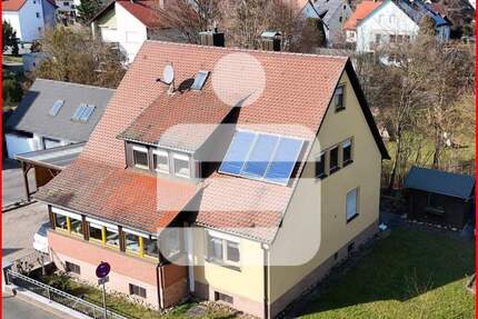 Ein Haus - viele Möglichkeiten: Zweifamilienhaus in begehrter Lage - Forchheim