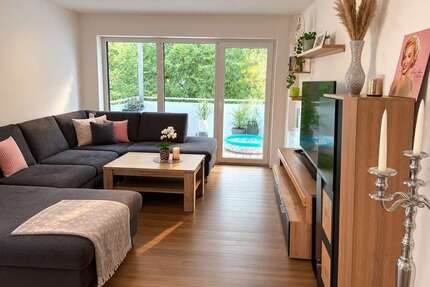 Wohnung zum Mieten in Thannhausen 1.031,00 € 99.53 m²