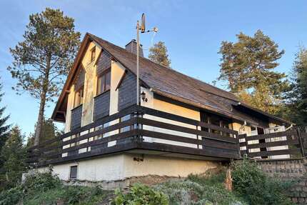 Haus zum Mieten in Auerbach OT Vogelsgrün 700,00 € 140 m² - Auerbach/ OT Vogelsgrün