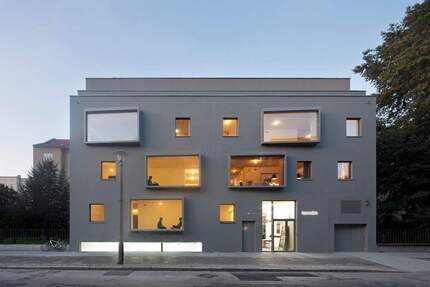 Architekten-Neubau in Berlin-Mitte: Exklusive 3-Zimmer-Wohnung mit Einbauküche & Tiefgarage