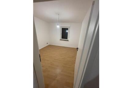 3 Zimmer Wohnung in Neuwied - 950,00&nbsp;EUR Kaltmiete, ca.&nbsp; 75,00&nbsp;m&sup2; in Neuwied (PLZ: 56567) Feldkirchen