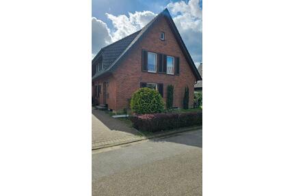 EG Wohnung mit Doppelgarage, Keller und Garten - Hamminkeln
