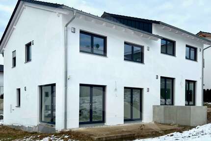 Haus zum Kaufen in Windorf 499.900,00 € 121.88 m²