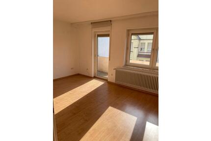 2 Zimmerwohnung zu verkaufen von Eigentümer mit 6% Rendite - Ludwigshafen am Rhein Parkinsel