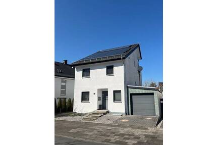 Niedrigenergiehaus A+ mit Keller und 2 Terrassen, Lippstadt-Süd