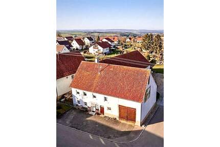 Wohn-Bauernhaus mit Ausbaureserve, Scheune, Garage und Stellplätzen in Hörschwag - Burladingen