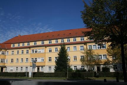 Geräumige 4-Raum-Wohnung mit Balkon im Stadtzentrum Geras