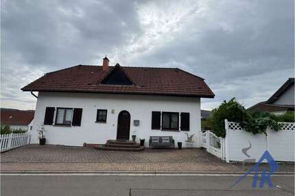 Haus zum Mieten in Breitenbach 1.600,00 € 185 m²