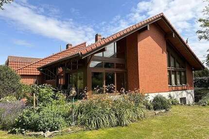 Haus zum Kaufen in Wolfsburg 780.000,00 € 486 m²