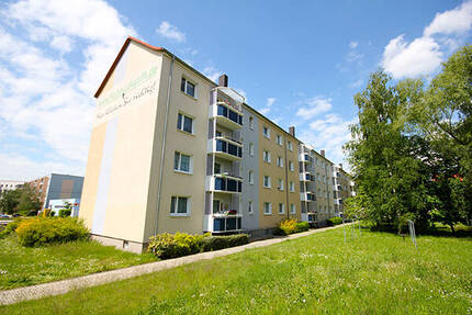Nachnutzer gesucht! 2 Räume mit Balkon. - Halle (Saale) Südstadt