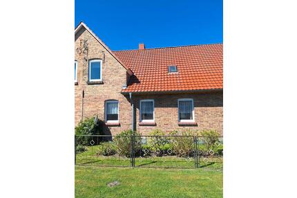 Reihenmittelhaus mit viel Nebengelas auf Rügen, Stallgebäude - Gingst