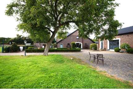 Haus zum Kaufen in Moers 1.900.000,00 € 356 m²