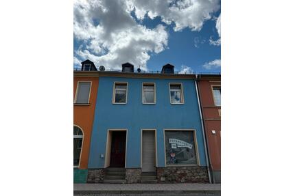 Haus - Ein-Zweifamilienhaus - 20.000,00&nbsp;EUR Kaufpreis, ca.&nbsp; 180,00&nbsp;m&sup2; in Schleiz (PLZ: 07907)
