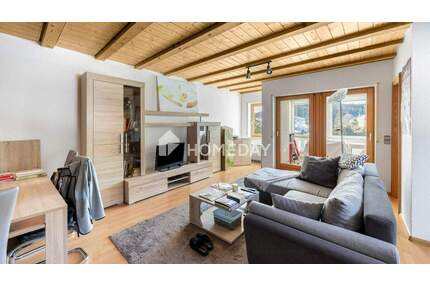 DG-Wohnung mit Wintergarten, ausgebautem Dachbereich und Ausblick auf den Herrenberg - Eisenbach