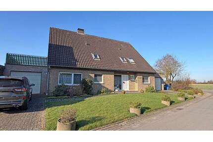 Großzügiges Zweifamilienhaus auf weitläufigem Erbbaurechtsgrundstück in Hamminkeln!
