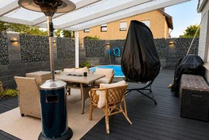 Haus Bungalow mit Pool und Terasse freistehend Photovoltaik - Nörvenich