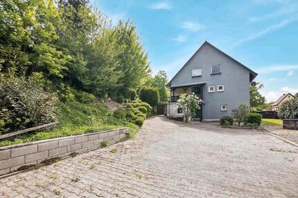 Haus mit Pferdehaltung, Mehrgenerationenhaus oder Renditeobjekt - Steinwenden